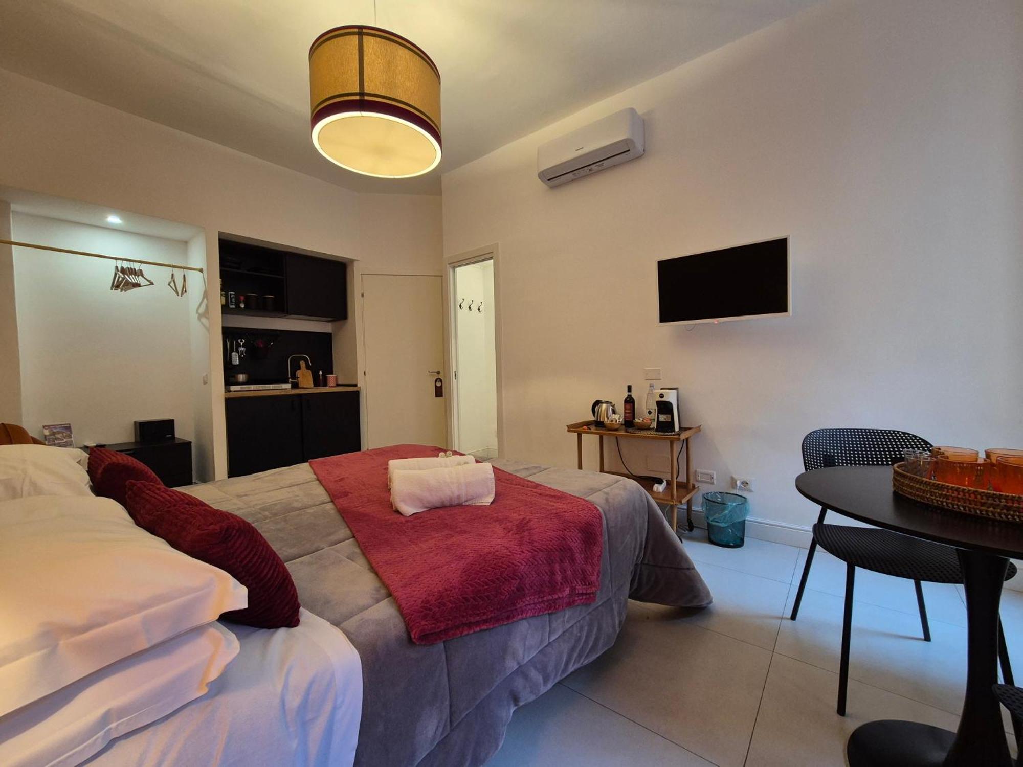 Iaio Luxury Suite Рим Екстериор снимка