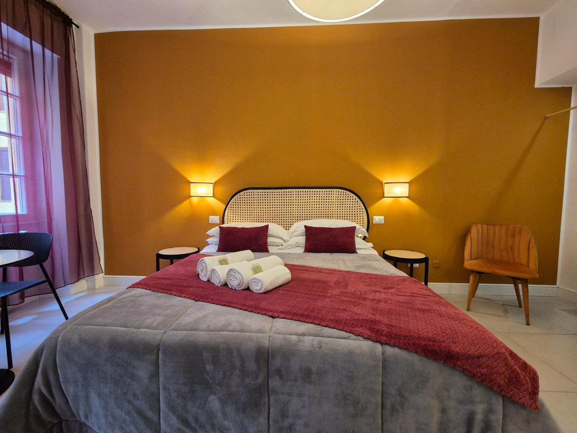 Iaio Luxury Suite Рим Екстериор снимка